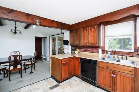 36 Spence St, Chicopee, MA 01020 photo 4