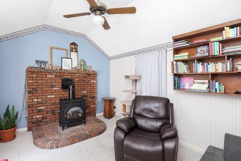 36 Spence St, Chicopee, MA 01020 photo 9