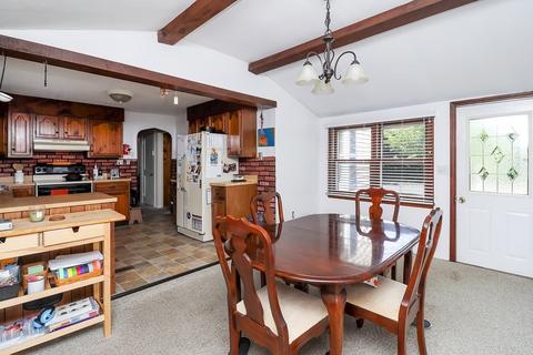 36 Spence St, Chicopee, MA 01020 photo 6