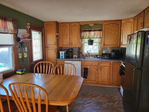 39 Redfern Dr, Springfield, MA 01109 photo 8