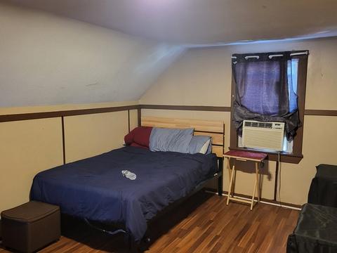 39 Redfern Dr, Springfield, MA 01109 photo 13