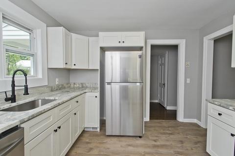 60 Wayne St, Springfield, MA 01108 photo 3