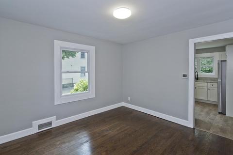 60 Wayne St, Springfield, MA 01108 photo 9