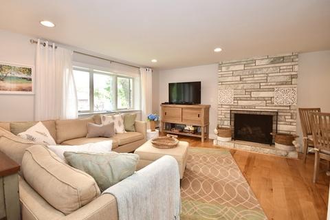 25 Agawam Beach Rd, Wareham, MA 02571 photo 4