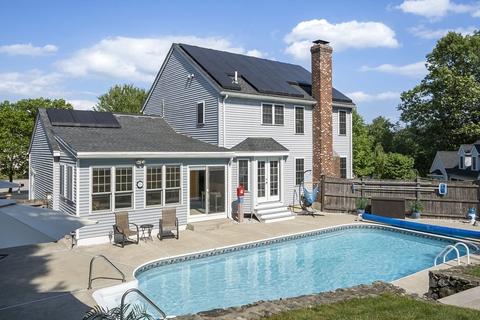 23 Taft Ave, Maynard, MA 01754 photo 2