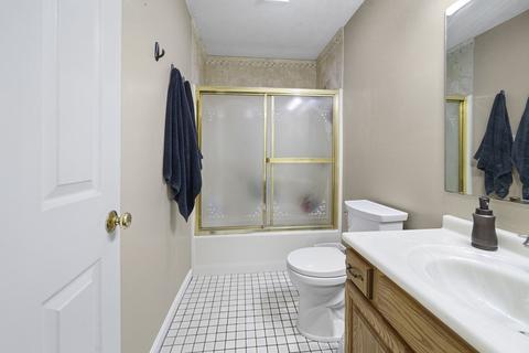 200 Lambert Ter #11, Chicopee, MA 01020 photo 17