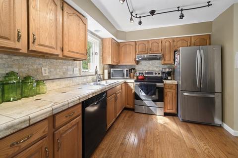 200 Lambert Ter #11, Chicopee, MA 01020 photo 10