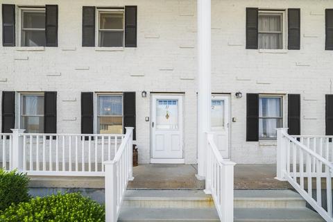 200 Lambert Ter #11, Chicopee, MA 01020 photo 2