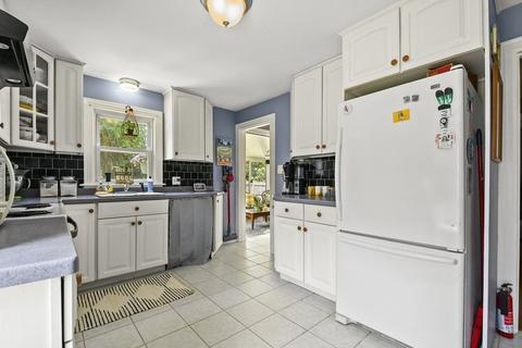 4 Maxdale Rd, Worcester, MA 01602 photo 9