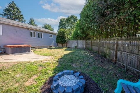 53 Crestmont St, Springfield, MA 01108 photo 40