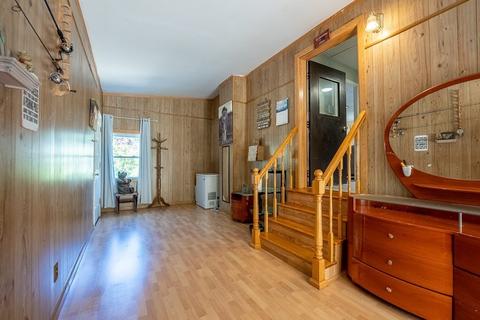 53 Crestmont St, Springfield, MA 01108 photo 23