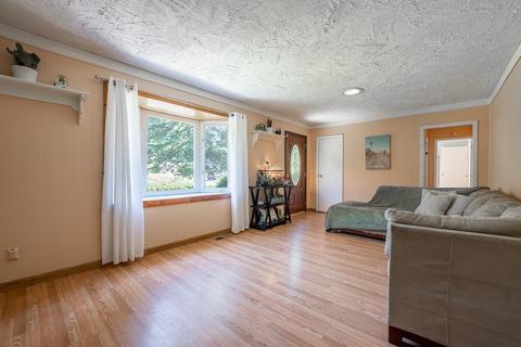 53 Crestmont St, Springfield, MA 01108 photo 5