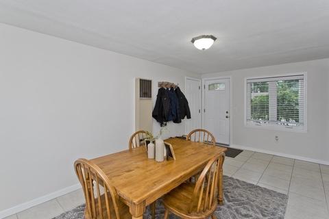71 Hadley St, Springfield, MA 01118 photo 6