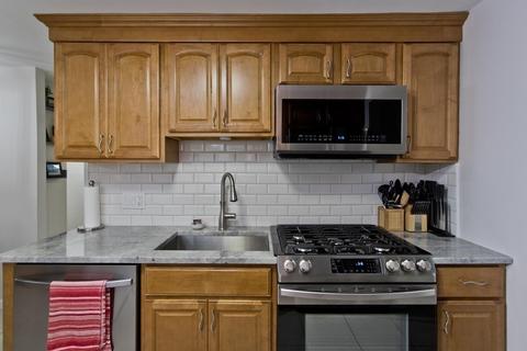 71 Hadley St, Springfield, MA 01118 photo 16