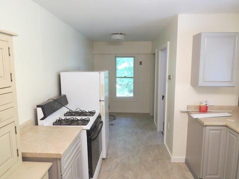 29 Williams St, Williamsburg, MA 01096 photo 3