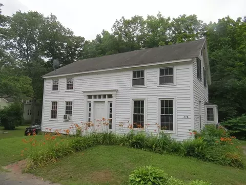 29 Williams St, Williamsburg, MA 01096