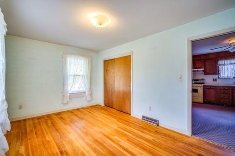 2 Williams St, Ludlow, MA 01056 photo 16