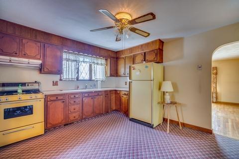 2 Williams St, Ludlow, MA 01056 photo 5