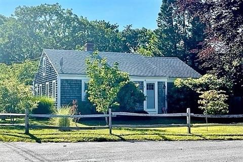 3 Oak St, Barnstable, MA 02601 photo 1