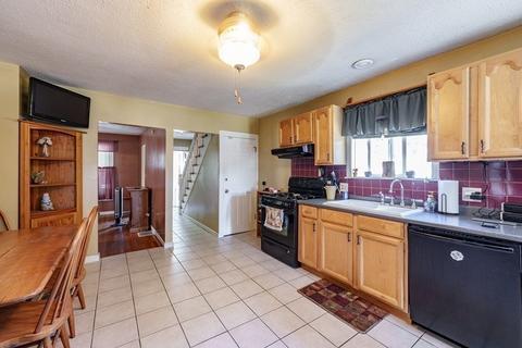 1439 Worcester St, Springfield, MA 01151 photo 7