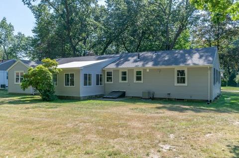 19 Robin Rd, Longmeadow, MA 01106 photo 4