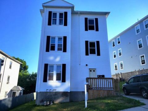 49 Harlem St, Worcester, MA 01610 photo 1