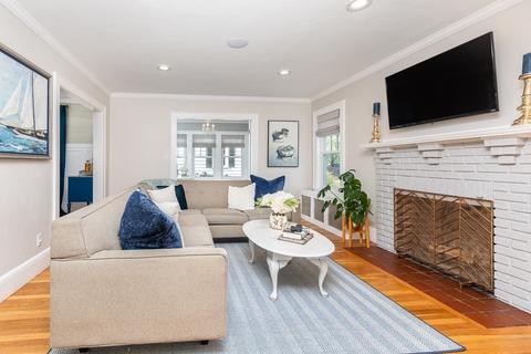 8 Pickwick Rd, Marblehead, MA 01945 photo 5