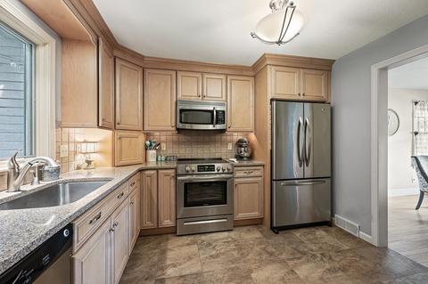 226 Maple Rd, Longmeadow, MA 01106 photo 9