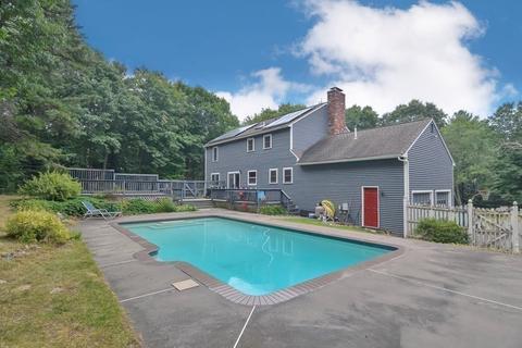 207 North St, Upton, MA 01568 photo 2