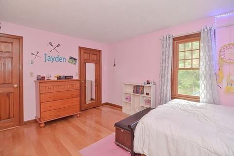 207 North St, Upton, MA 01568 photo 25
