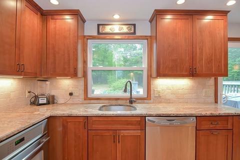 207 North St, Upton, MA 01568 photo 5