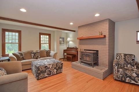 207 North St, Upton, MA 01568 photo 18