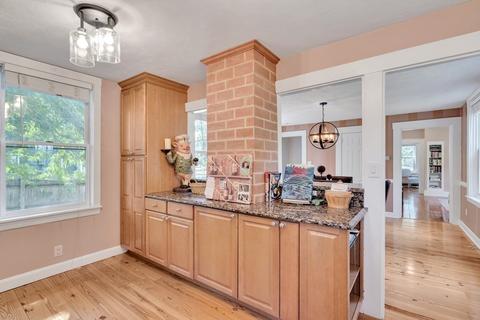 27 Walnut St, Needham, MA 02492 photo 9