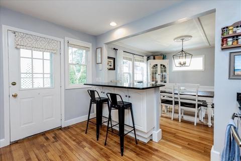 2 Pilgrim Rd, Marblehead, MA 01945 photo 6