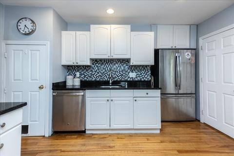 2 Pilgrim Rd, Marblehead, MA 01945 photo 5
