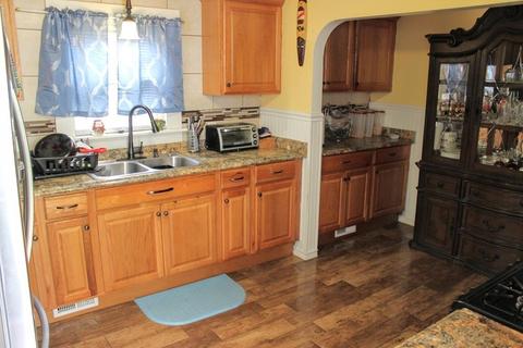 21 Ashley St, Springfield, MA 01105 photo 4