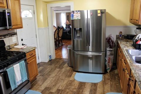 21 Ashley St, Springfield, MA 01105 photo 3