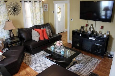 21 Ashley St, Springfield, MA 01105 photo 8