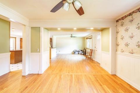 410 Holcomb Rd, Springfield, MA 01118 photo 18