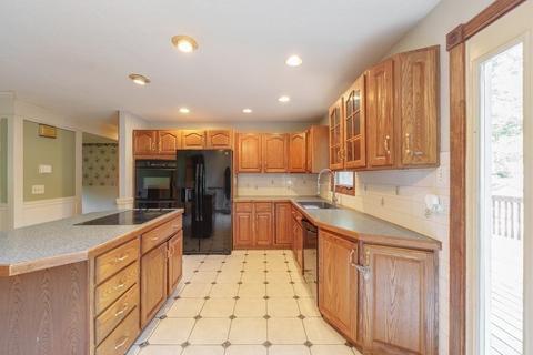 410 Holcomb Rd, Springfield, MA 01118 photo 22