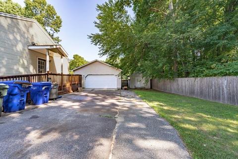 410 Holcomb Rd, Springfield, MA 01118 photo 3