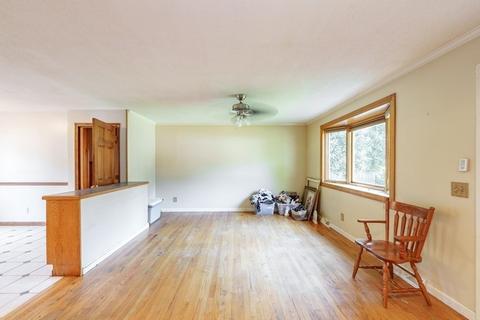 410 Holcomb Rd, Springfield, MA 01118 photo 17