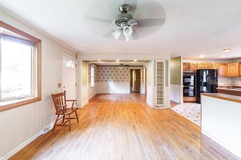 410 Holcomb Rd, Springfield, MA 01118 photo 15