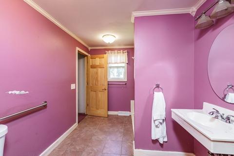 410 Holcomb Rd, Springfield, MA 01118 photo 31