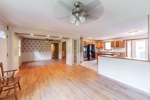 410 Holcomb Rd, Springfield, MA 01118 photo 14