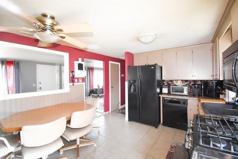 47 Aspen Rd, Springfield, MA 01128 photo 13