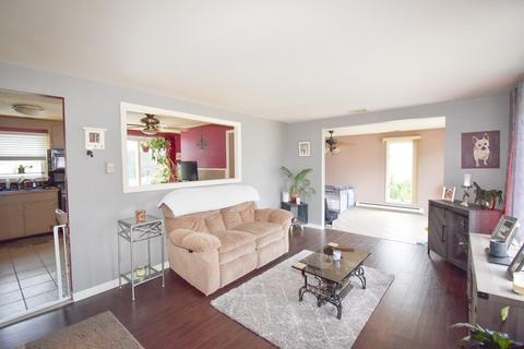 47 Aspen Rd, Springfield, MA 01128 photo 5