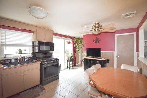 47 Aspen Rd, Springfield, MA 01128 photo 12