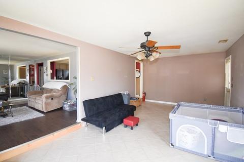 47 Aspen Rd, Springfield, MA 01128 photo 7
