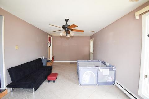 47 Aspen Rd, Springfield, MA 01128 photo 9